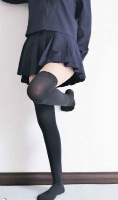 两男吮着她的花蒂尿的拍摄地点_1080电影在线观看